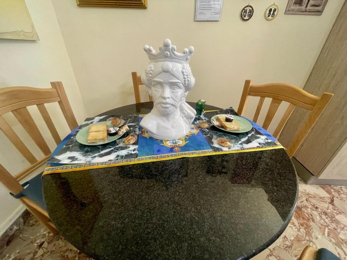 Maya'S Apartment Close To Ballaro Market And Central Station 팔레르모 외부 사진